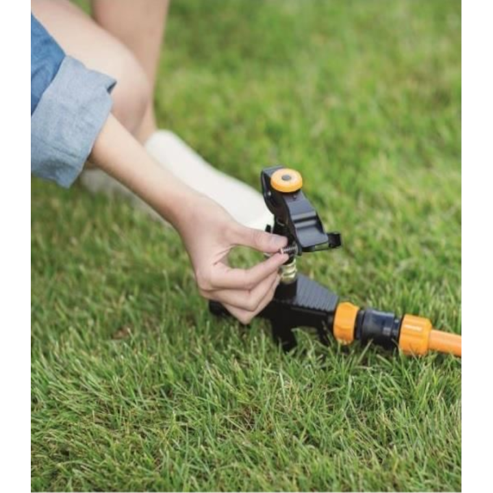 Aspersor pulsator cu picior Fiskars