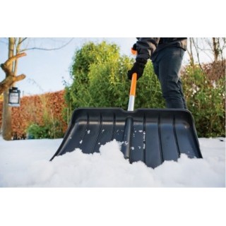 Impingator pentru zapada Fiskars SnowXpert alb