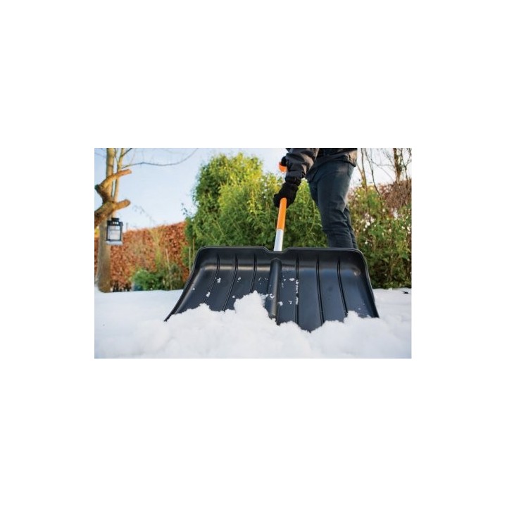 Impingator pentru zapada Fiskars SnowXpert alb